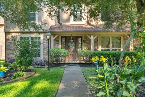 Photo of 103 Breezy Point Place, The Woodlands, TX 77381 (MLS # 79707149)