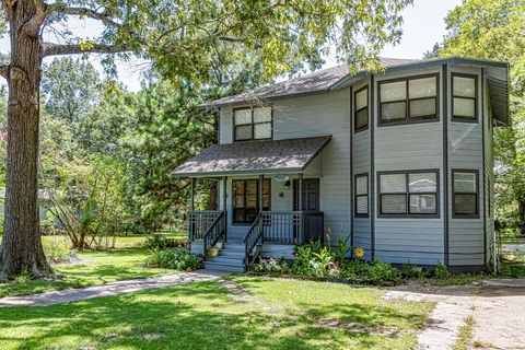 Photo of 220 Commanche Drive, Onalaska, TX 77360 (MLS # 20544583)