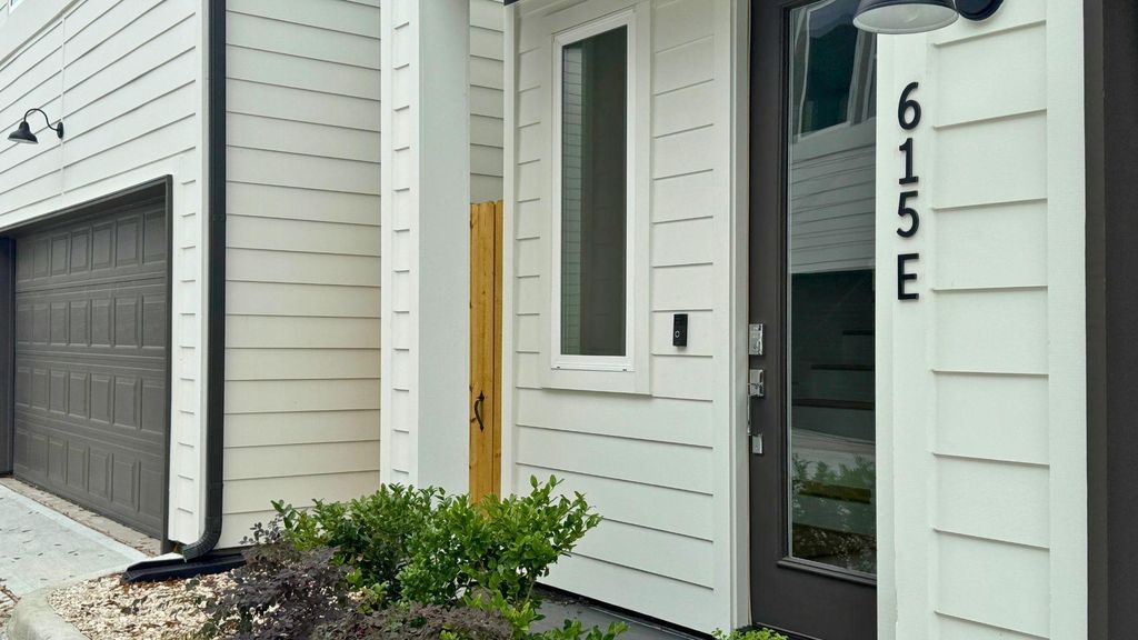 Photo of 615 Northew Street, Houston, TX 77091 (MLS # 46947729)