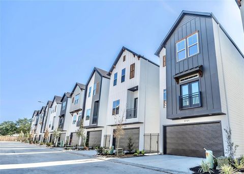 Photo of 3704 Creekmont Green Lane, Houston, TX 77091 (MLS # 55331378) Photo of 3704 Creekmont Green Lane, Houston, TX 77091 (MLS # 55331378)