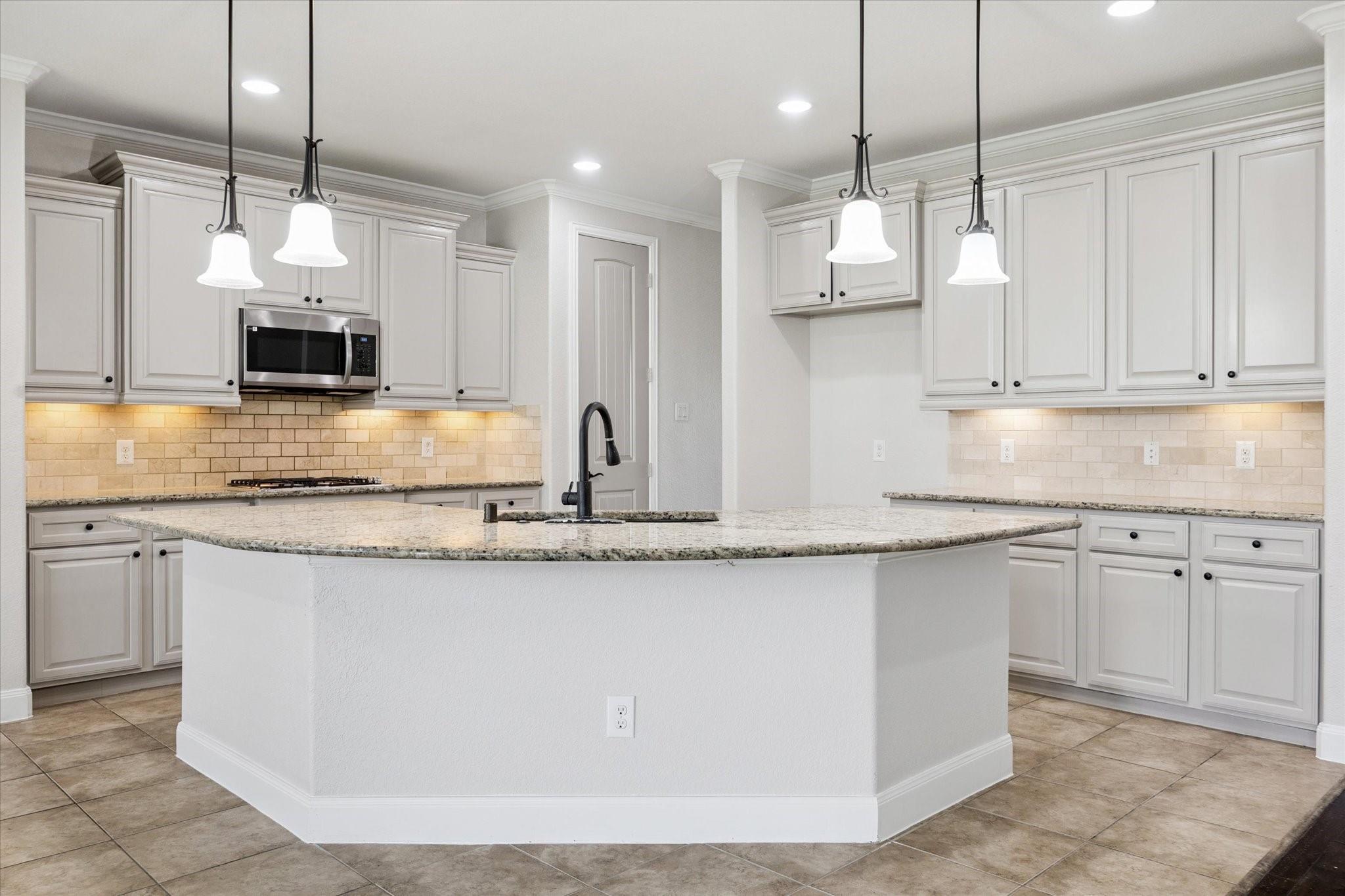 7814 Chinaberry Sky Lane