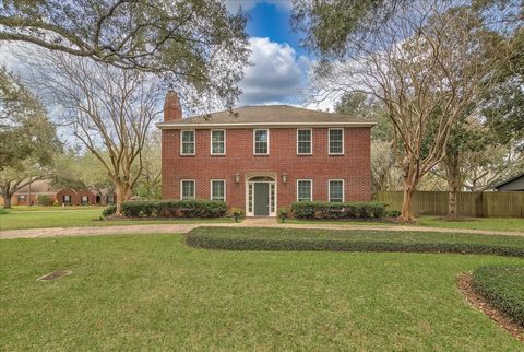 Apartment For Sale - 103 Strawberry Drive<br/> Lake Jackson, TX 77566