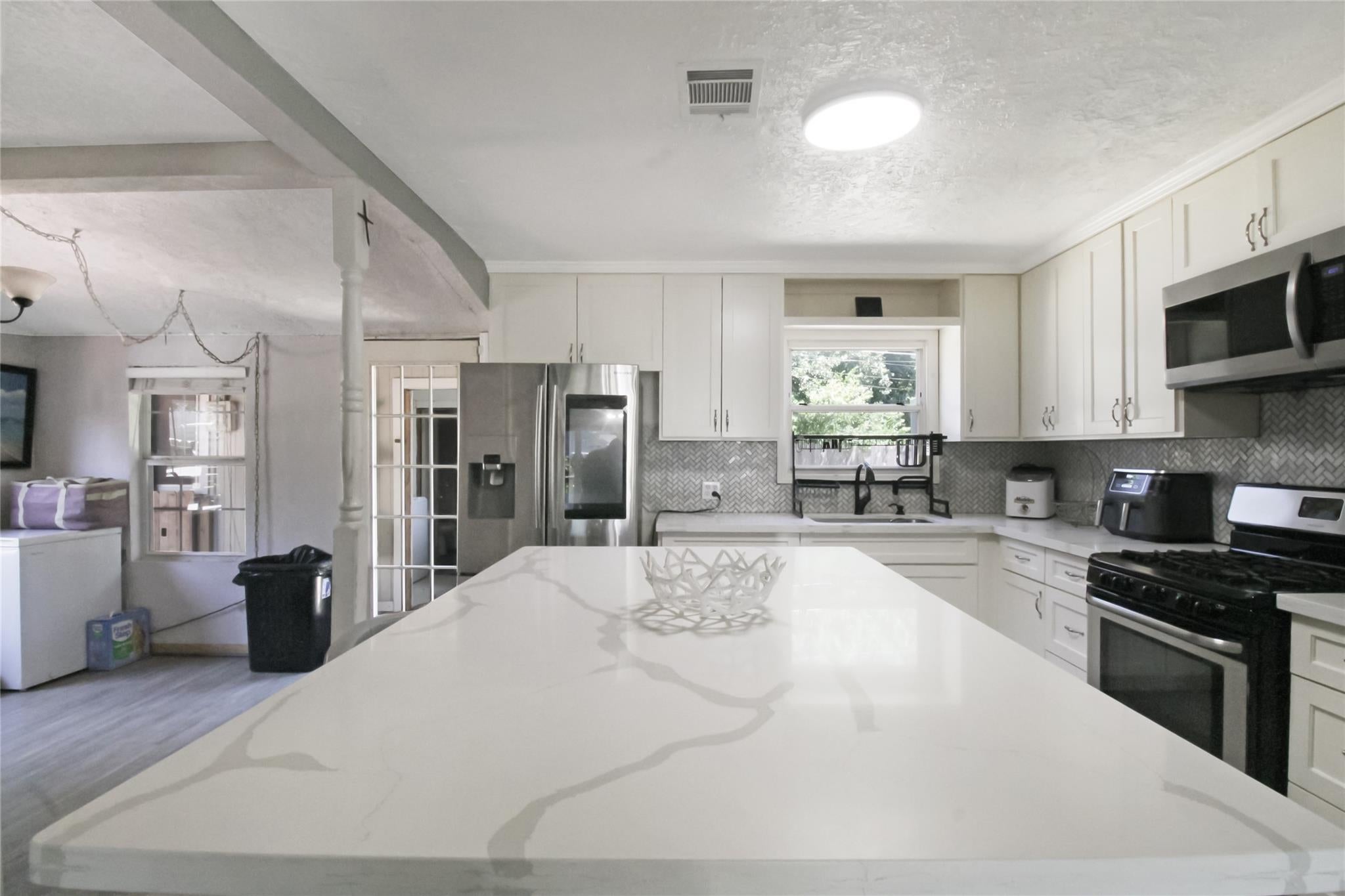 306 W Houston Avenue