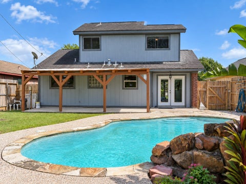 Photo of 3107 Edgewood Drive, Dickinson, TX 77539 (MLS # 28254660)