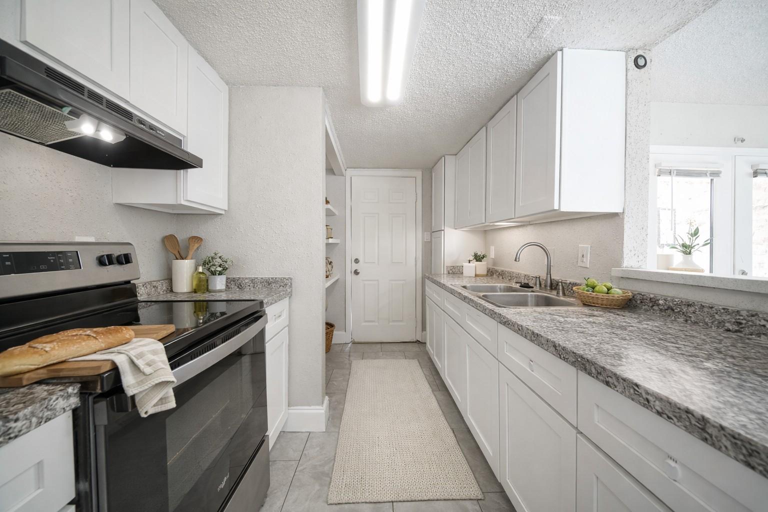 8100 Leonora Street 5