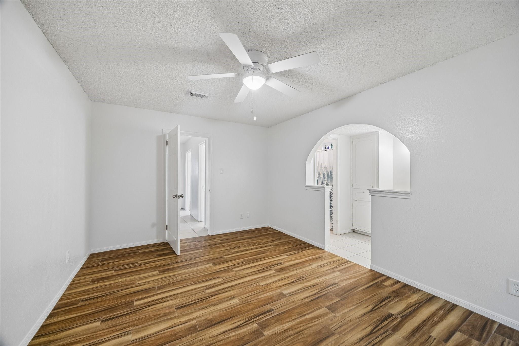 631 Lexington Square