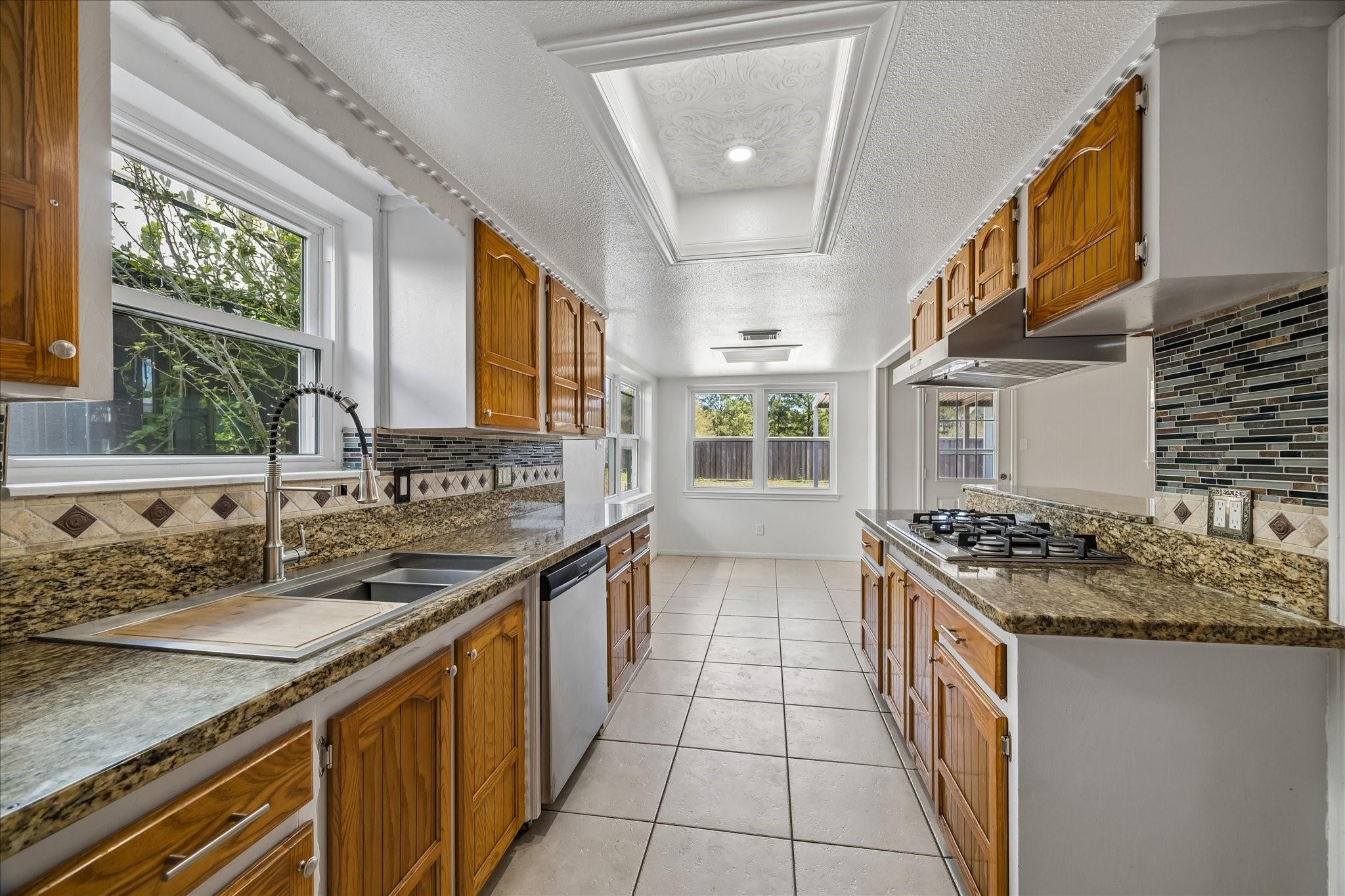 631 Lexington Square