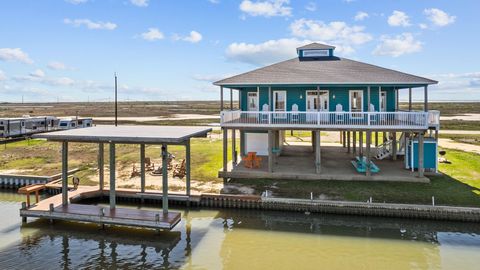 Homes For Sale - 522 Dolphin Dr<br/> Freeport, TX 77541