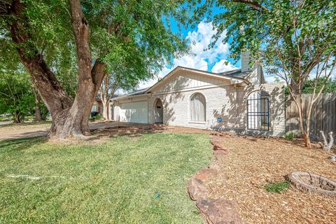 Photo of 10607 Silkwood Drive, Houston, TX 77031 (MLS # 73003166)