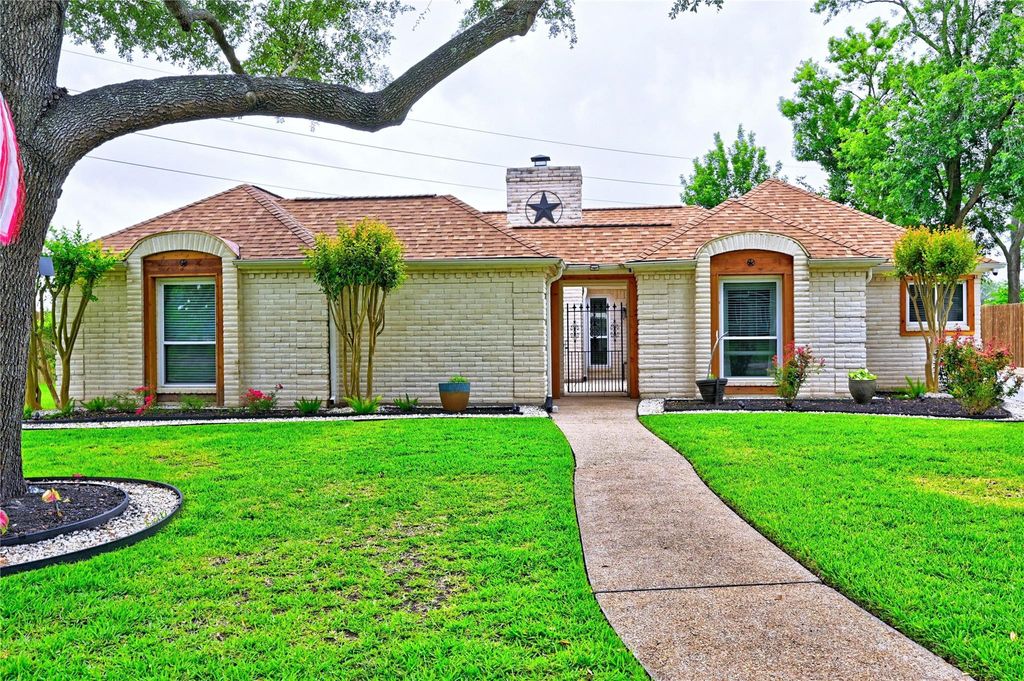 Photo of 9102 Tepee Trail, Houston, TX 77064 (MLS # 2983336)