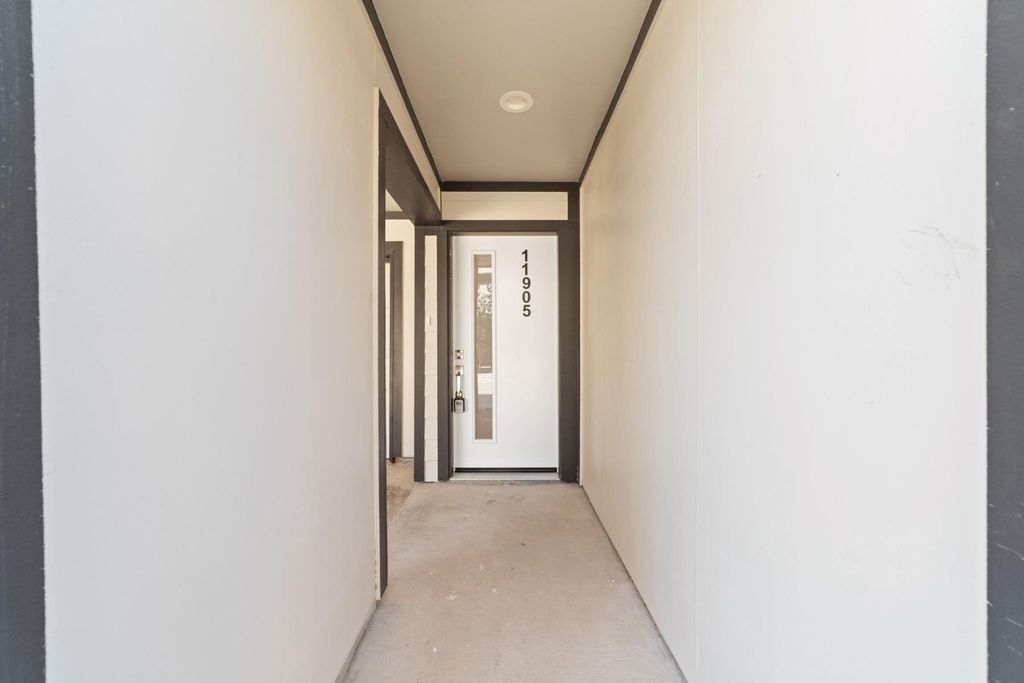 Photo of 11923 N Hoa Sen Circle, Houston, TX 77072 (MLS # 62833512)