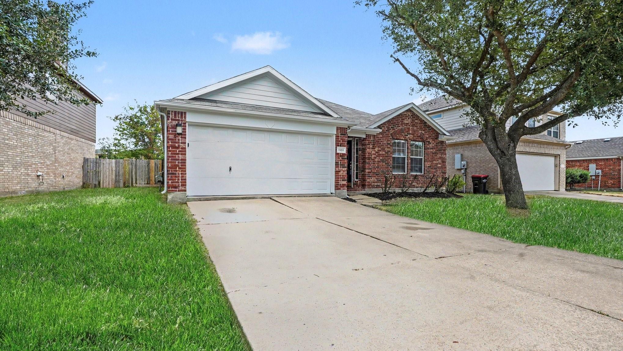 1819 Manor Drive