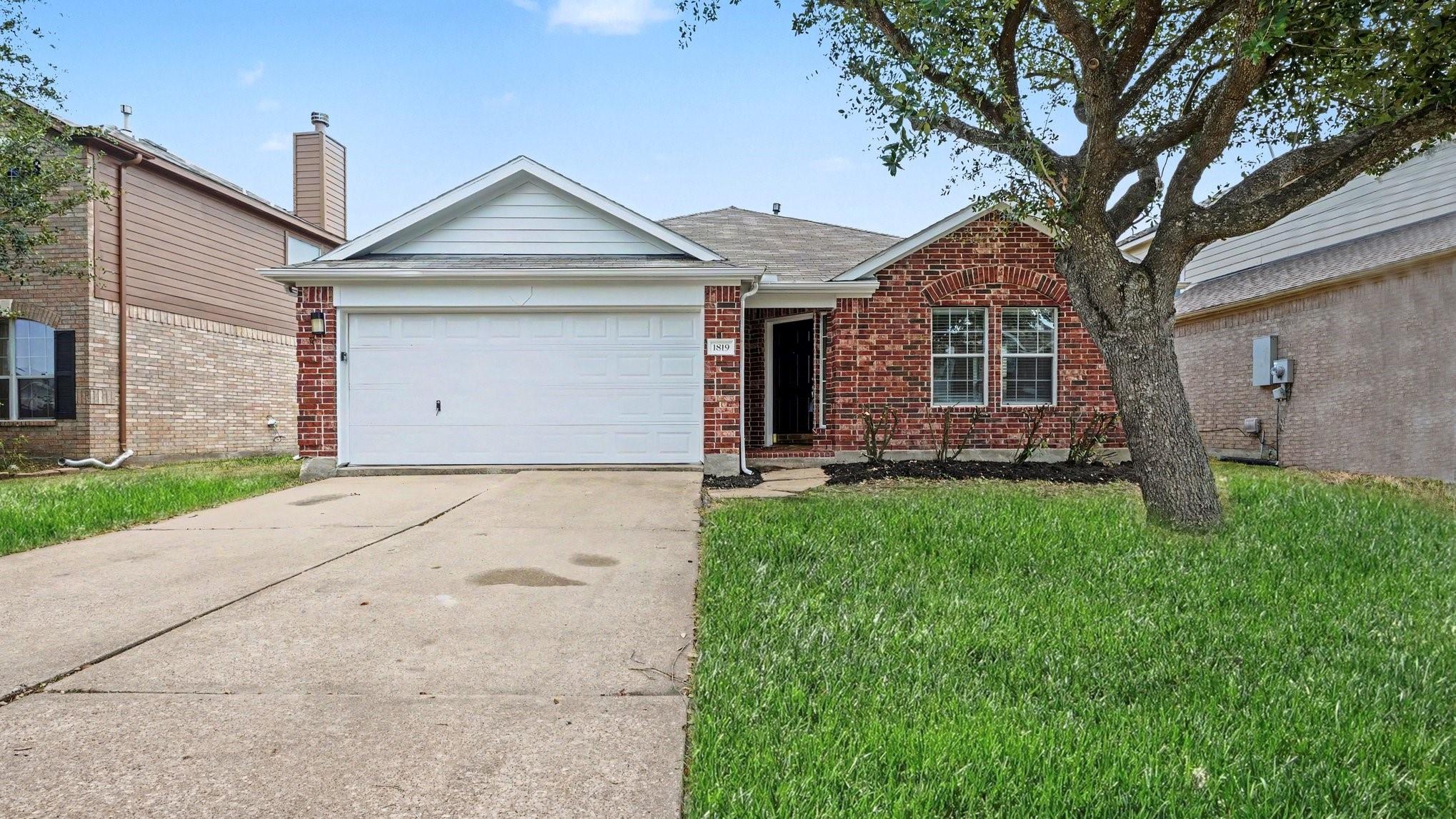 1819 Manor Drive