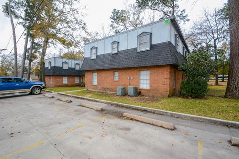Photo of 1305 Adams Street #5, Conroe, TX 77301 (MLS # 10688486)