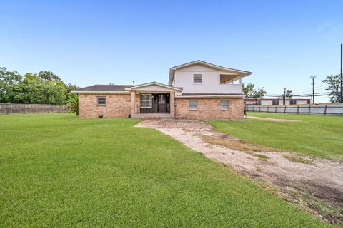 Photo of 5902 Martha Lane, Houston, TX 77396 (MLS # 50206912)