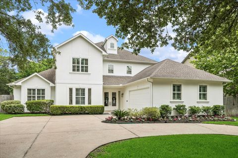 Photo of 8614 Westview Drive, Houston, TX 77055 (MLS # 96686458)
