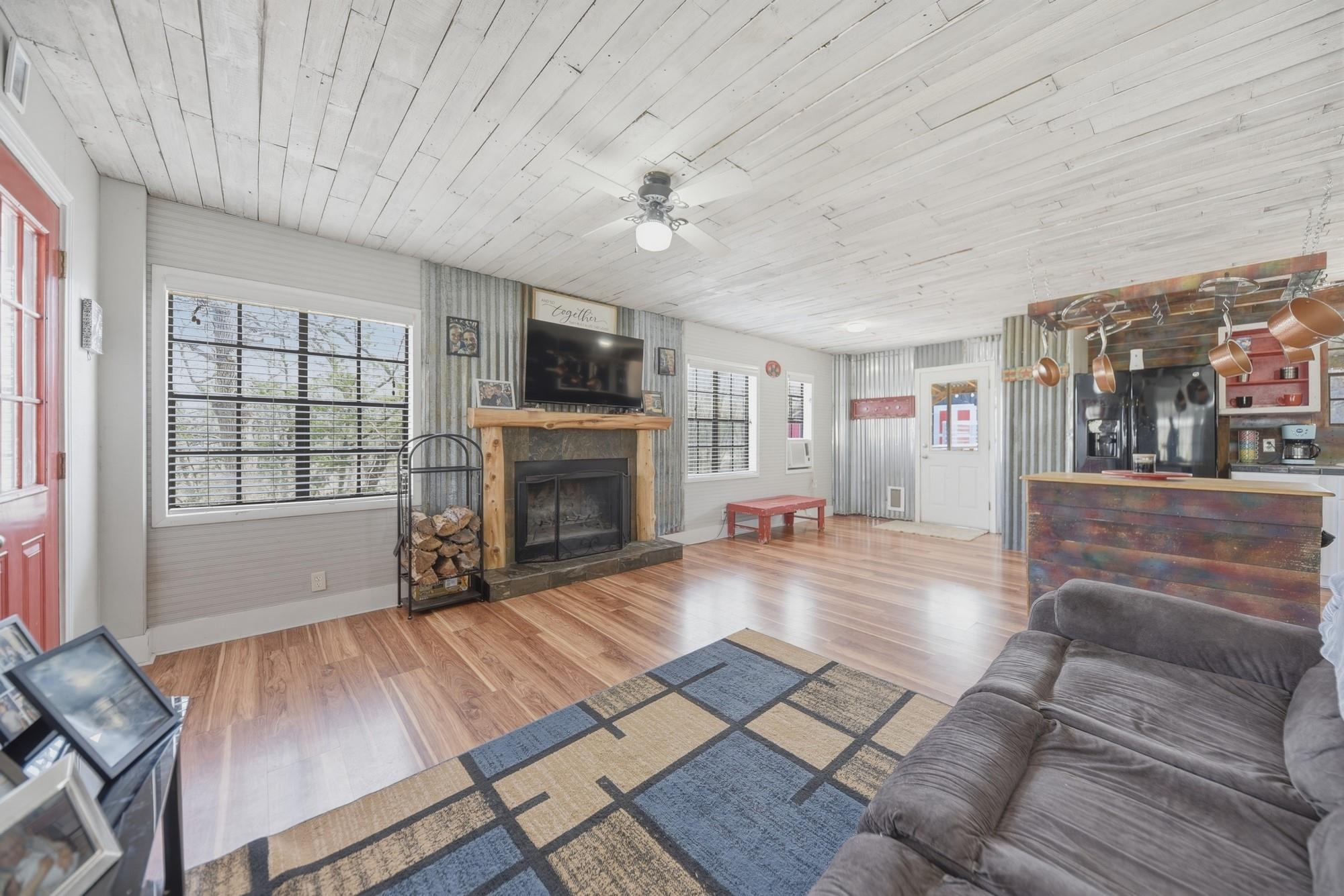 514 Forest Oak Drive