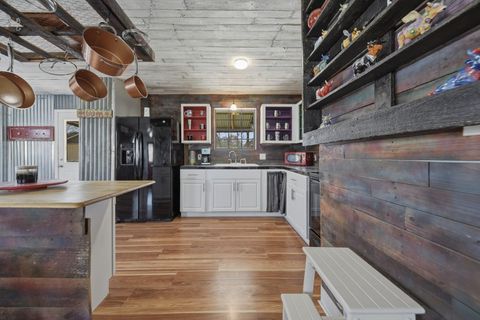 Homes For Sale - 514 Forest Oak Drive<br/> Burleson County, Somerville, TX 77879