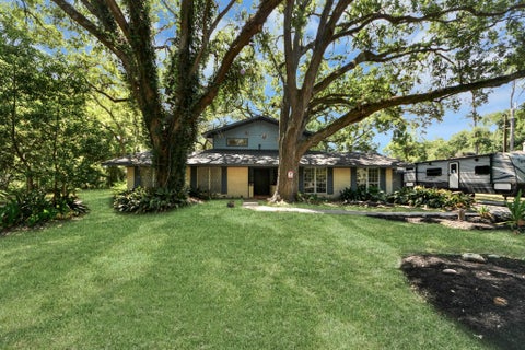 Photo of 215 Hardy Street, Bacliff, TX 77518 (MLS # 27436783)