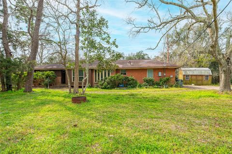 9103 Lazy Lane Hitchcock TX 77563