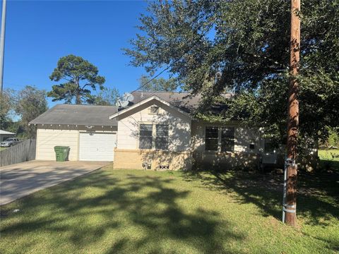 Photo of 115 Carter Street, Cleveland, TX 77327 (MLS # 36715757)