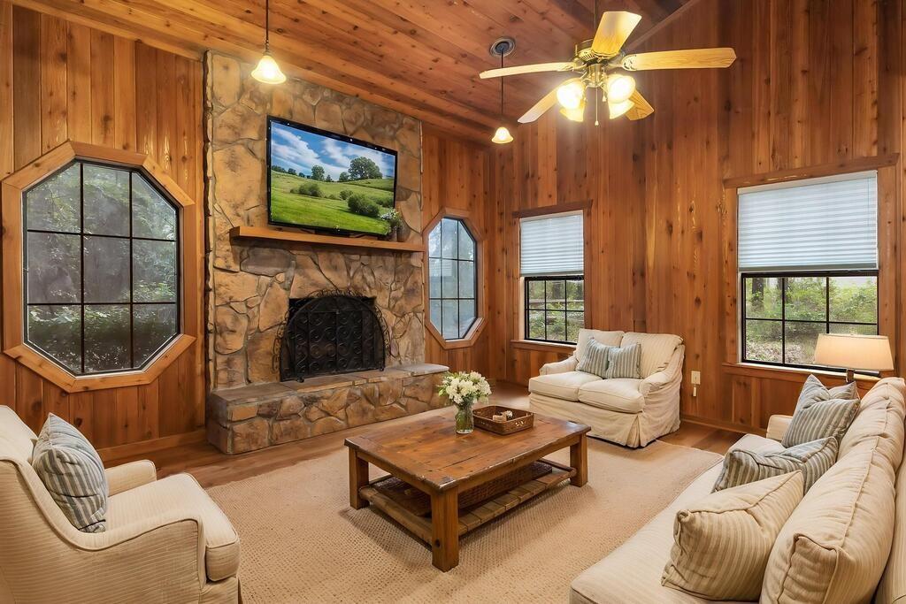 1604 Southwood Drive