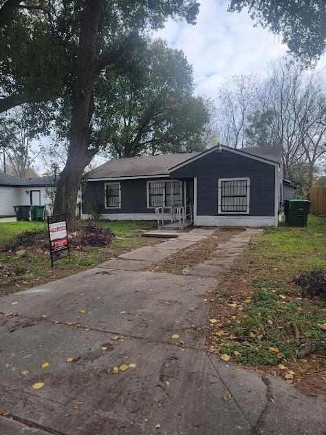 Photo of 5318 Chennault Road, Houston, TX 77033 (MLS # 64779454)