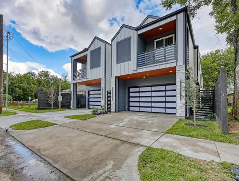 Tiny photo for 5215 Farmer Street, Houston, TX 77020 (MLS # 88855767)