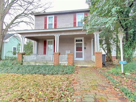 Homes For Sale - 108 W Liberty Street<br/> Washington, GA 30673