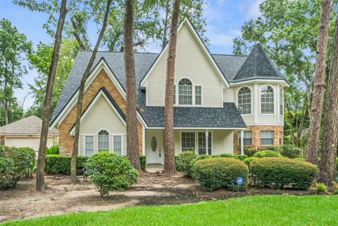 Photo of 135 Towering Pines Drive, The Woodlands, TX 77381 (MLS # 63464797)
