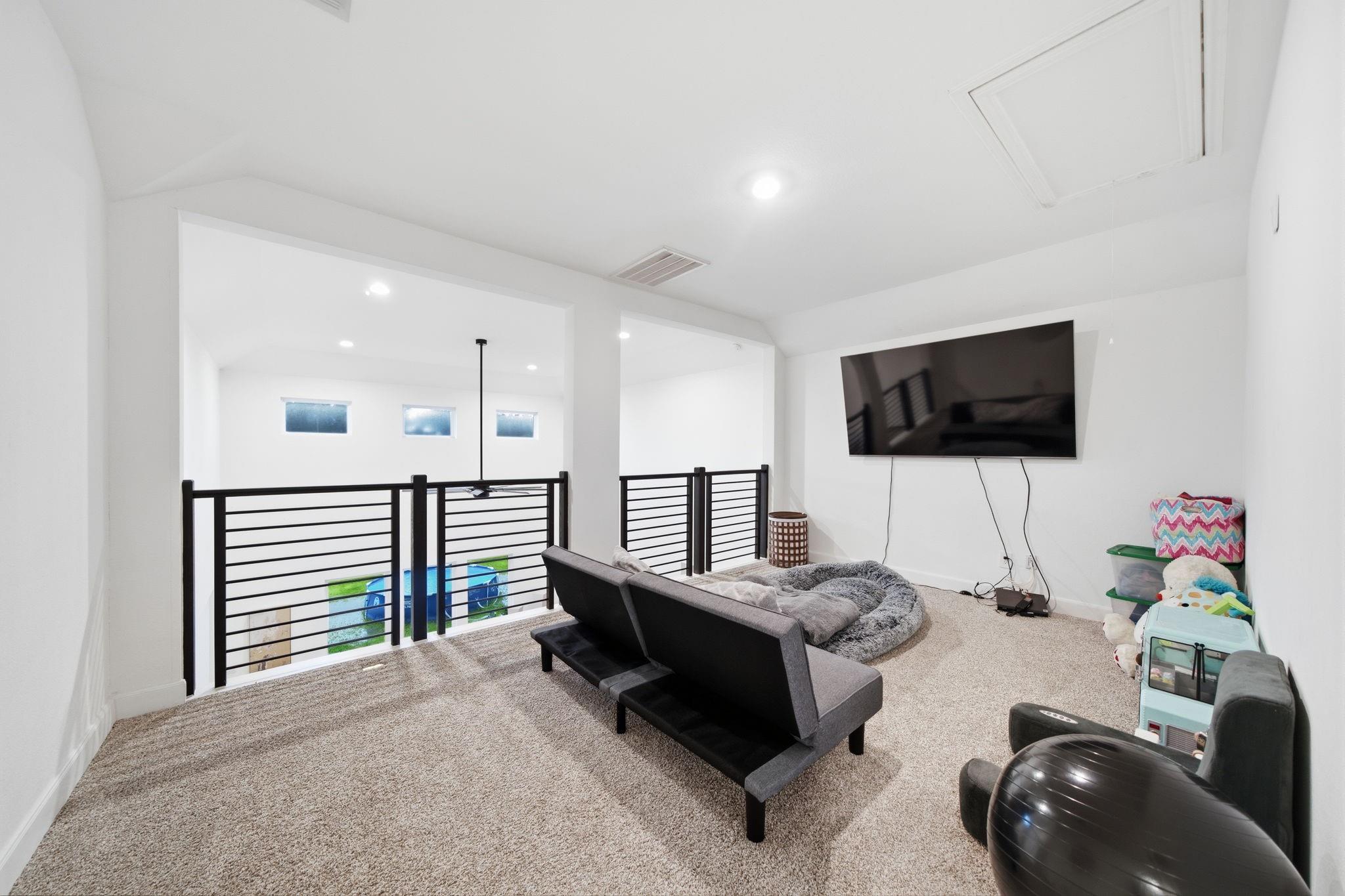 8419 Alvararo Bay Drive