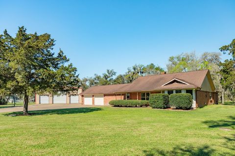 Photo of 555 County Road 502a, Sweeny, TX 77480 (MLS # 61817675)