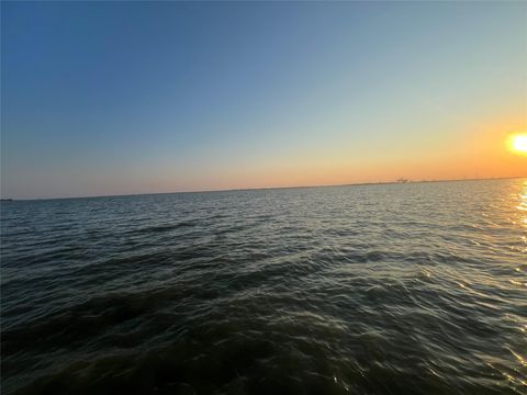 Photo of 2514 Bay Oaks Harbor Drive, Baytown, TX 77523 (MLS # 91377832)