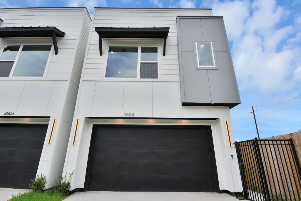 Photo of 2604 Winbern Street, Houston, TX 77004 (MLS # 35271108)