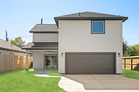 Photo of 813 Barbara Mae Street, Houston, TX 77015 (MLS # 40859823)