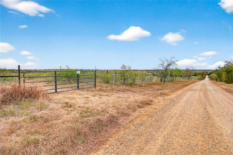 Vacant Land For Sale - 1152 County Road 447<br/> Waelder, TX 78959