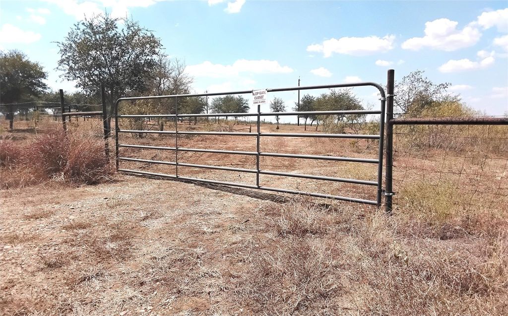 Photo of 1152 County Road 447, Waelder, TX 78959 (MLS # 28282680)