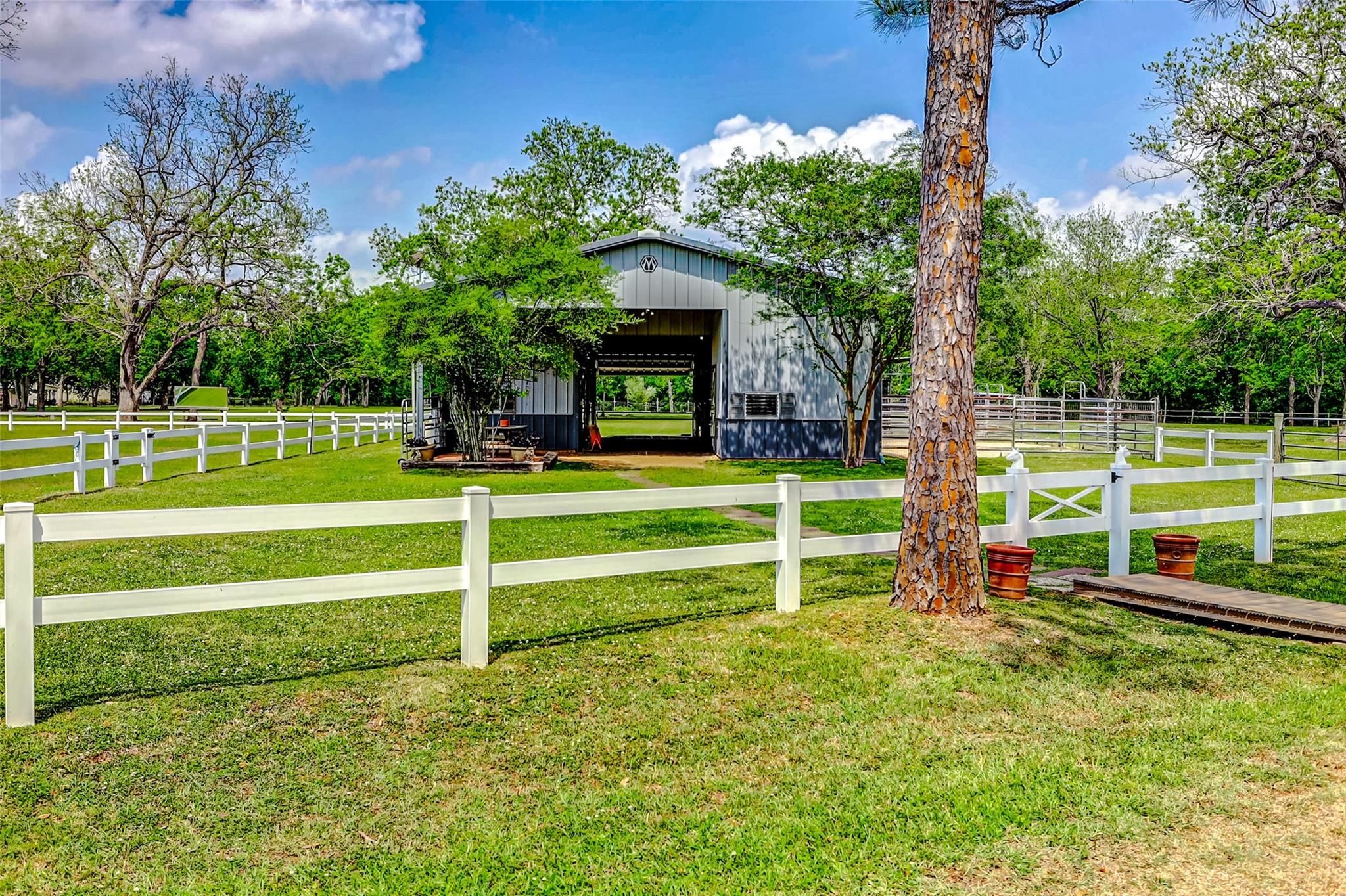 2810 Precinct Line Road