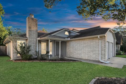 Photo of 19422 Lake Hollow Lane, Houston, TX 77084 (MLS # 73749170)