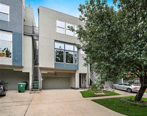 Photo of 1822 Brun Street, Houston, TX 77019 (MLS # 26941835)