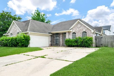 Photo of 7915 Quail Meadow Drive, Houston, TX 77071 (MLS # 7156023)
