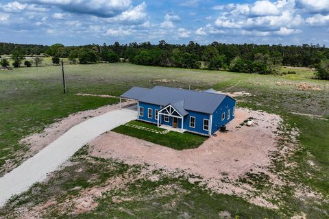 Photo of 637 Round Prairie Rd Rd, Huntsville, TX 77320 (MLS # 87275588)
