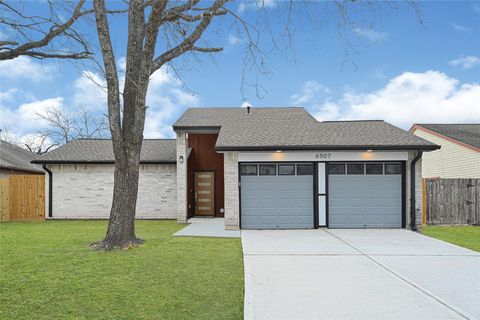 Photo of 6507 Paso Del Sol Drive, Houston, TX 77083 (MLS # 29583305)