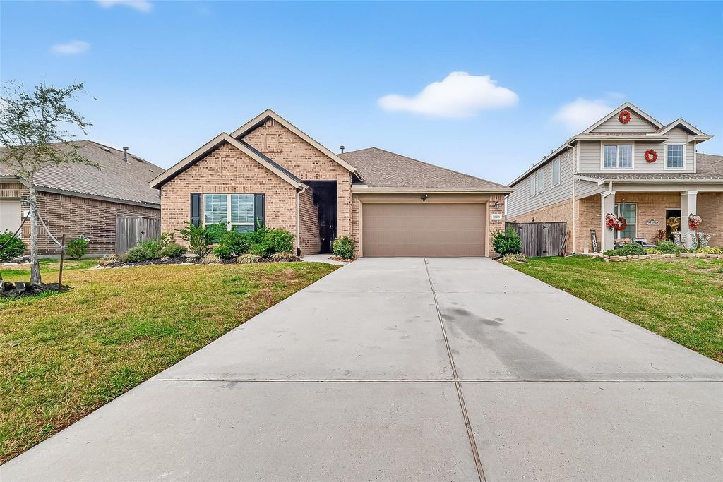 Photo of 19168 Pinewood Grove Trail, New Caney, TX 77357 (MLS # 88347128)
