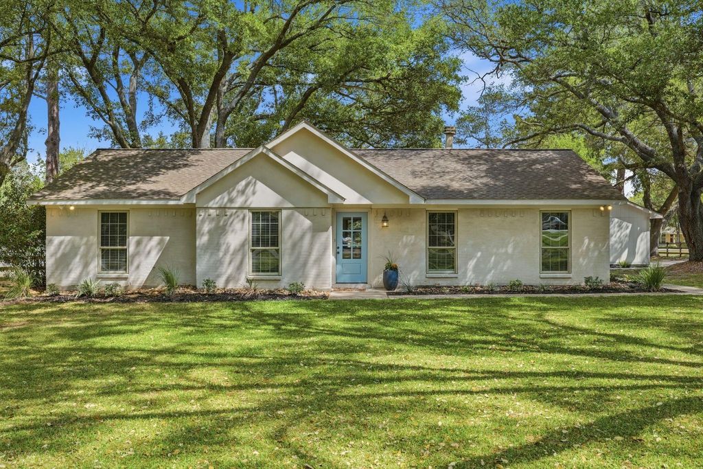 Photo of 18902 Misty Lane, Tomball, TX 77377 (MLS # 16901633)