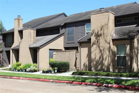 Photo of 16508 Space Center Boulevard, Houston, TX 77058 (MLS # 26977100)