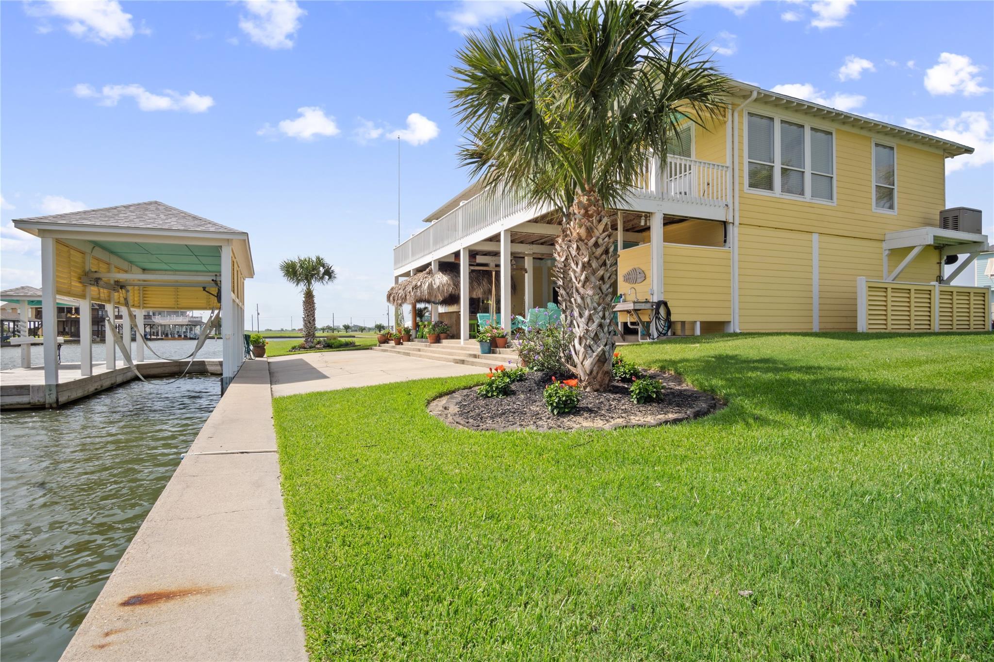 1100 Fountain View Drive