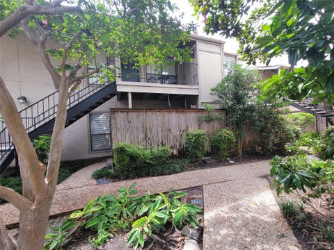 Condo For Rent - 5711 Sugar Hill Drive #47<br/> Houston, TX 77057
