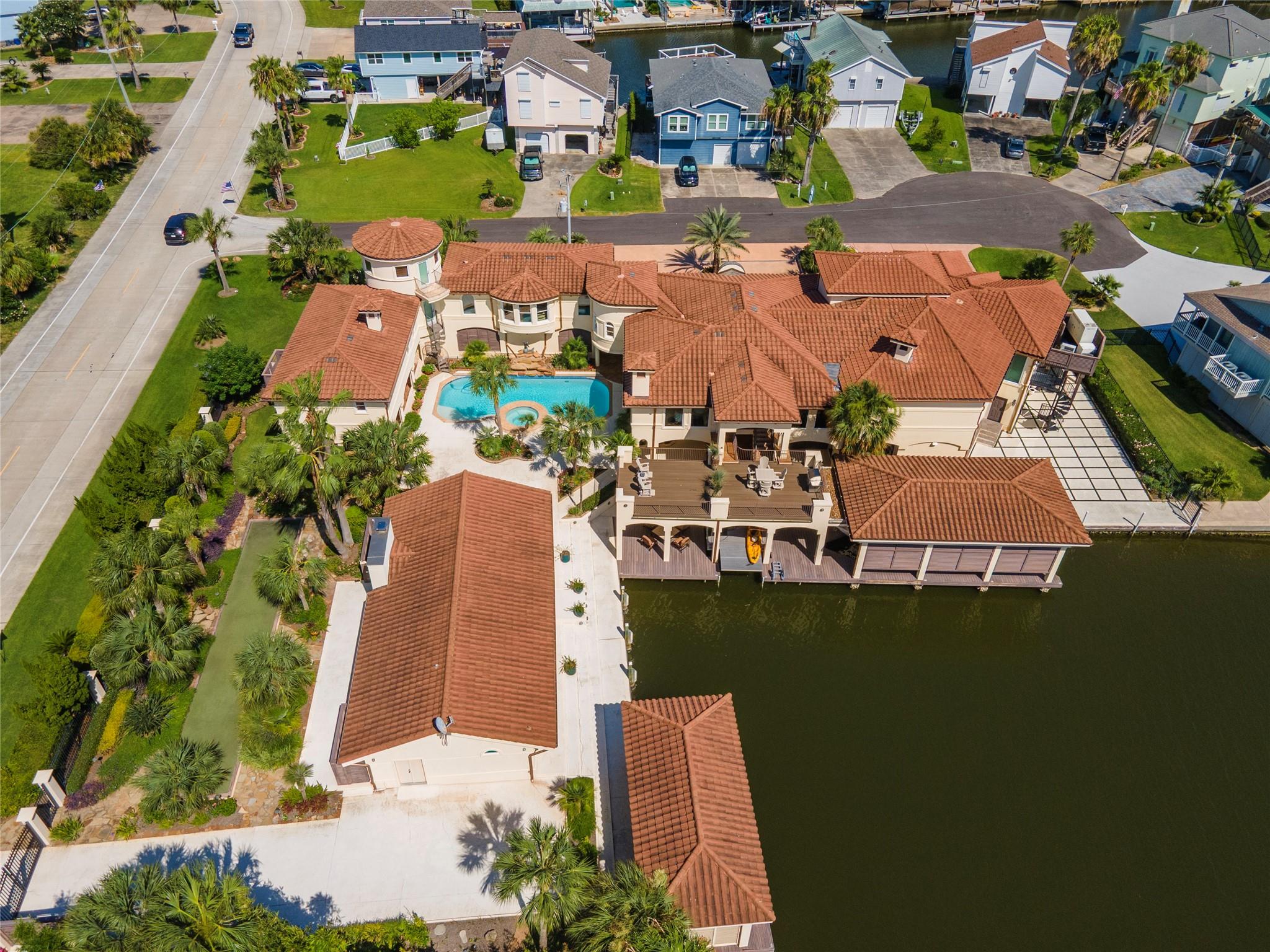 215 Sampan Drive
