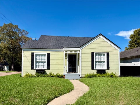 Photo of 2401 Centennial Street, Liberty, TX 77575 (MLS # 12918892)